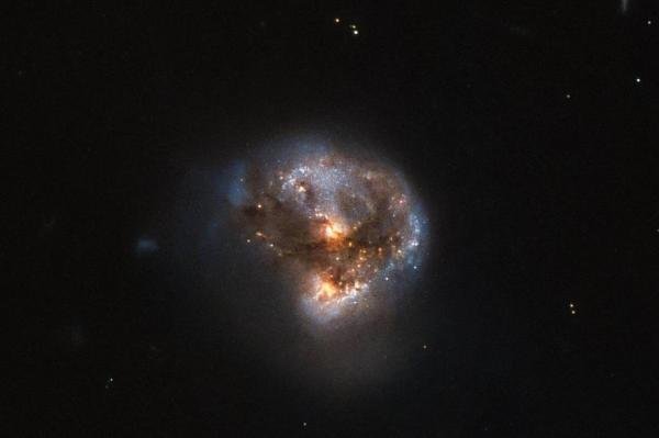پایان سال هابل با تصویر زیبایی از درخشانترین کهکشان آسمان