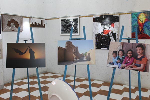 تصاویری از برگزاری نمایشگاه فریاد قلم در فرهنگسرای میبد