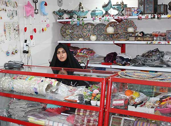 فروشگاهی با شعار حمایت از صنایع دستی و مشاغل خانگی در میبد