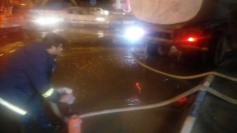 روان آب بارندگی از 29 معبر عمومی میبد تخلیه شد