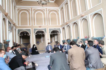 شهر تاریخی میبد نقش مهمی در توسعه استان یزد دارد