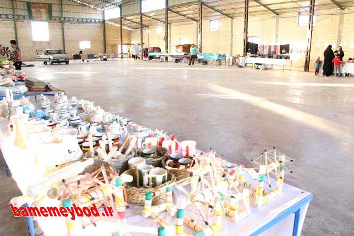 نمایشگاه صنایع دستی در شهیدیه میبد گشایش یافت