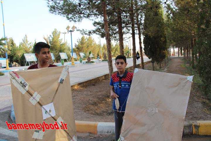 جشنواره بادبادکها در پارک غدیر میبد