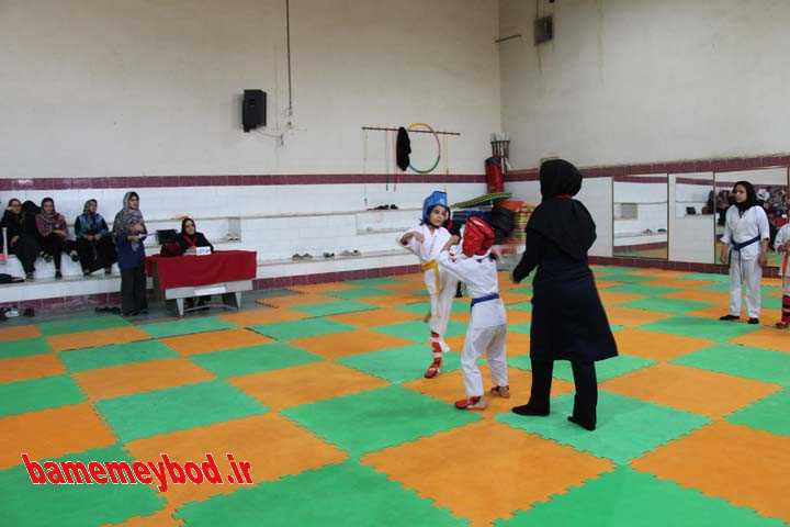 مسابقات کاراته بانوان ویژه دومین المپیاد ورزشی محلات میبد