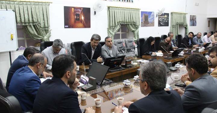معادن بررسی مشکلات روستاها و بخشهای میبد با حضور مدیران استان یزد