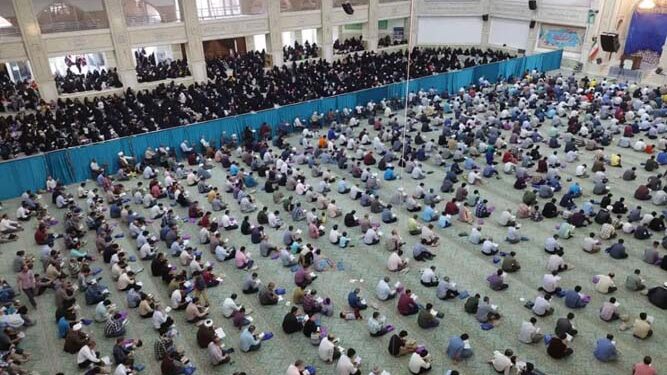 مراسم دعای عرفه در مصلی آیت الله اعرافی میبد