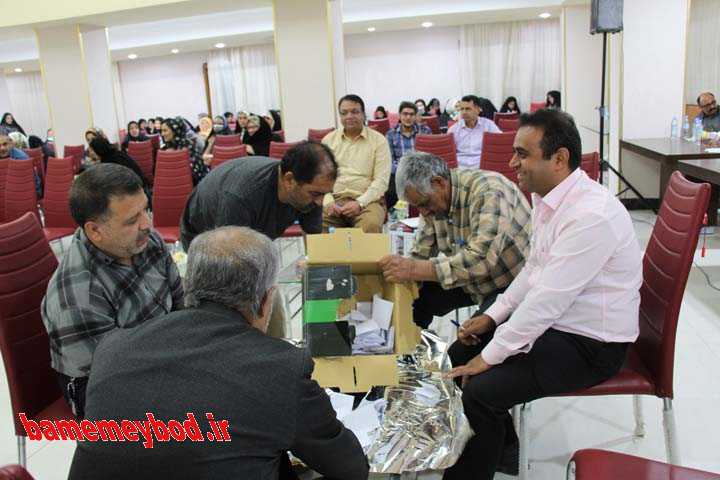 تصاویری از مجمع عمومی سالانه انجمن صنفی کارفرمایی بافندگان زیلوی استان یزد