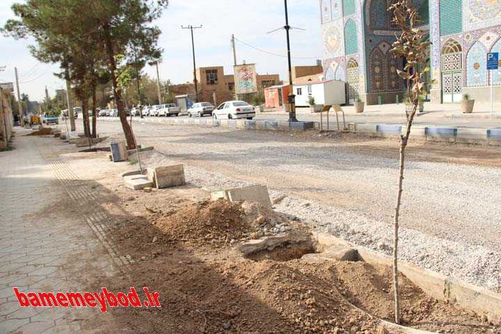عملیات زیرسازی و آسفالت خیابان امام خمینی(ره) میبد