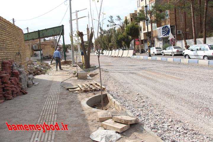 عملیات زیرسازی و آسفالت خیابان امام خمینی(ره) میبد