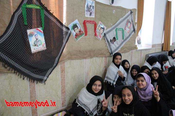 یادواره شهدای دانش آموزی و شهید شاخص در مدرسه حاج سید علی میر محمدی