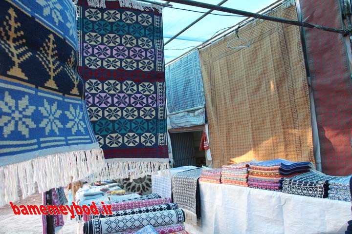 استقرار غرفه‌های فرهنگی و صنایع دستی در نارین قلعه میبد