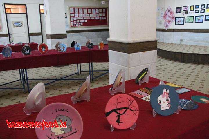 نمایشگاه عکاسی و هنرهای تجسمی دانش آموزی در سالن سینما طوبی میبد