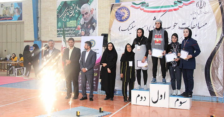 چوب کشی قهرمانی کشور و انتخابی تیم ملی بانوان در میبد