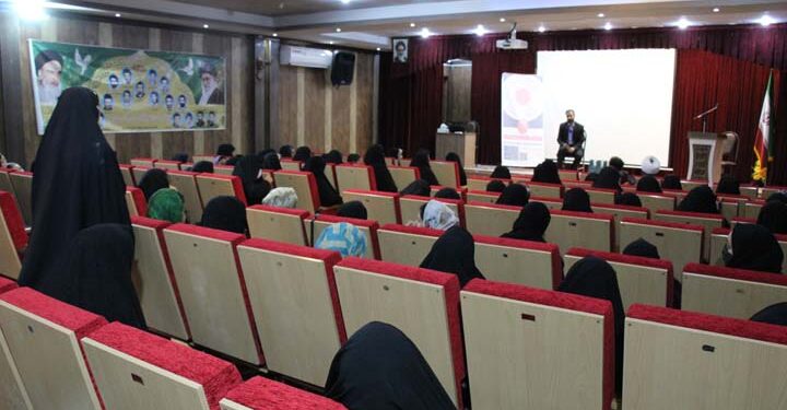برگزاری همایش‌ خانواده و راه زندگی در میبد
