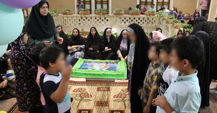 جشن تولد فرزندان بهزیستی در هتل شاه نشین میبد