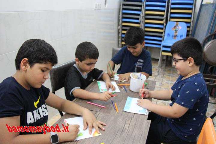 راه اندازی غرفه توانمند سازی کودکان و نوجوانان در امامزاده سید صدرالدین قنبر میبد