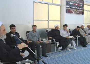 دیدار امام جمعه میبد با خواهران و برادران حوزه‌های علمیه فعال در طرح امین در آموزش‌وپرورش