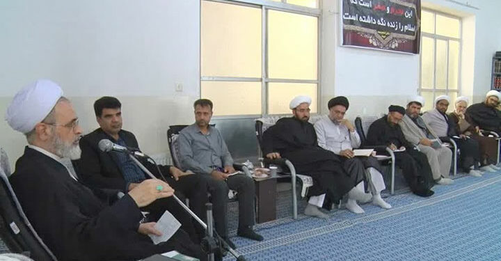 دیدار امام جمعه میبد با خواهران و برادران حوزه‌های علمیه فعال در طرح امین در آموزش‌وپرورش