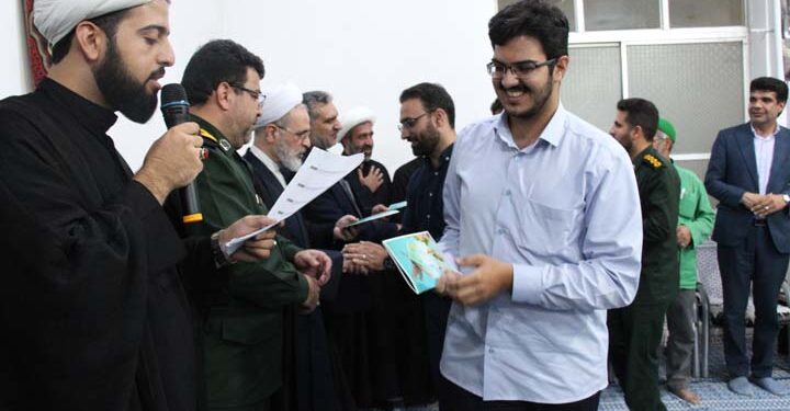 همایش فعالان و نخبگان قرآنی بسیج در بیت آیت الله اعرافی امام جمعه
