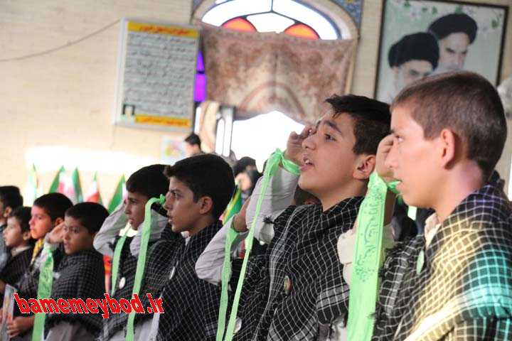 مراسم غبار روبی و عطرافشانی گلزار شهدای فیروزآباد میبد