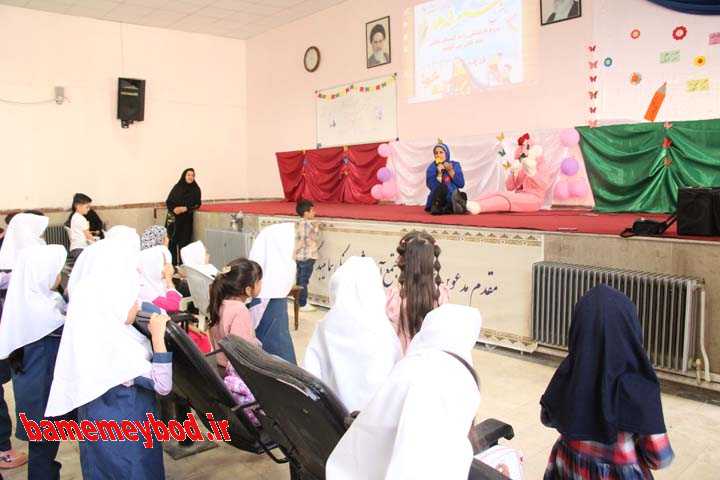 جشن شکوفه‌ها در مرکز آموزشی فرهنگی سما میبد