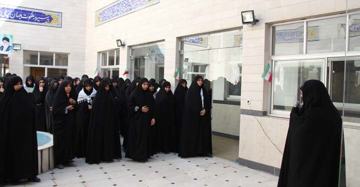 تجمع بانوان حوزوی میبد در حمایت از مردم فلسطین