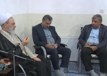 جلسه امام جمعه میبد با نخبگان