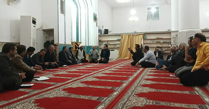 جلسه پرسش و پاسخ فرماندار و مسئولان میبد با مردم مهرآباد