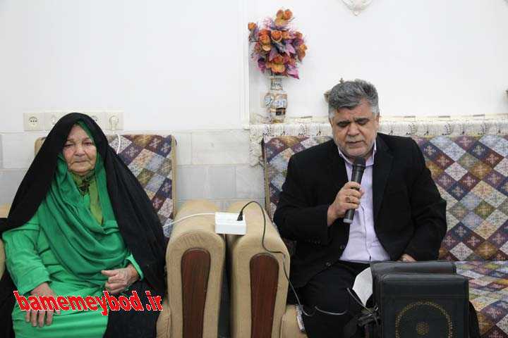 مراسم اهدای یک تخته قالی به عتبات عالیات همراه با یاد شهید ابوالفضل حسینی