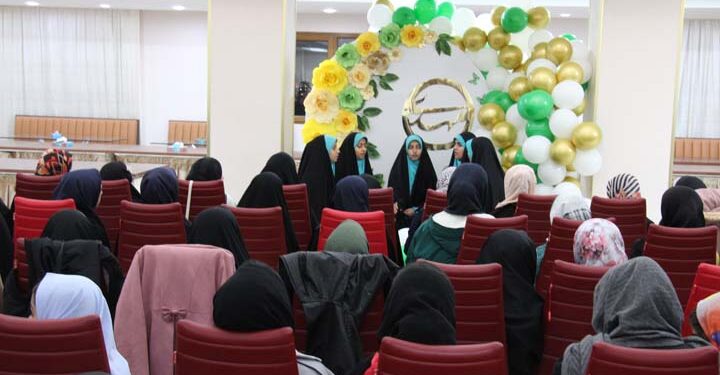 جشن تولد دانش آموزان میبدی