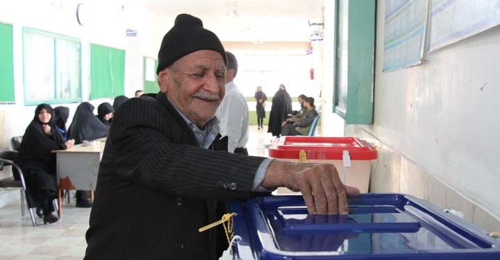حضور و مشارکت معلولان میبدی در انتخابات مجلس شورای اسلامی