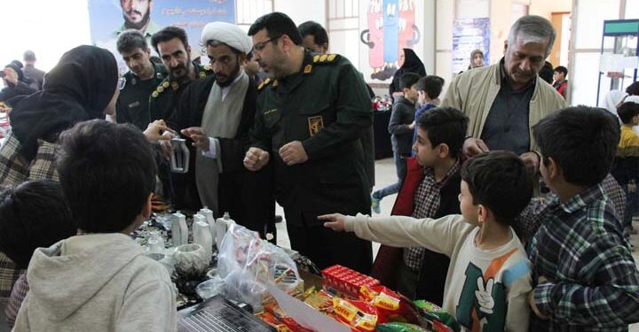 راه‌اندازی بازارچه مهربانی در دبستان پسرانه سما میبد