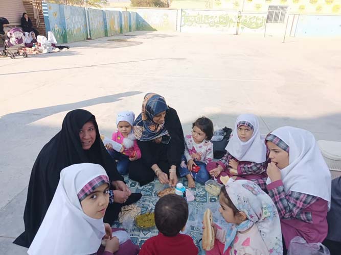 دورهمی خاص و قشنگ در دبستان مهر ایران زمین