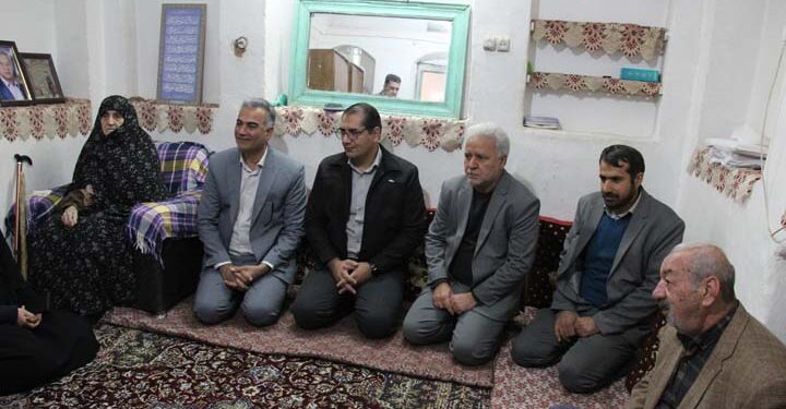 کریم فخری دیدار با فاطمه کریم فخری کارباف پیشکسوت میبدی