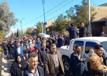 تشییع و خاکسپاری شهید گمنام در محله بیده میبد
