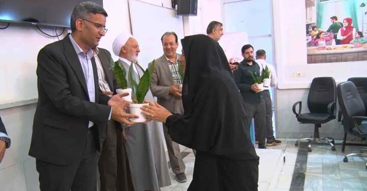 تجلیل از از مراقبین سلامت در میبد‎ ‎‏ ‏
