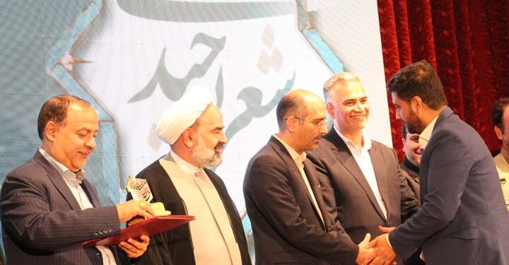 شاعران اختتامیه پنجمین کنگره شعر توحیدی در میبد